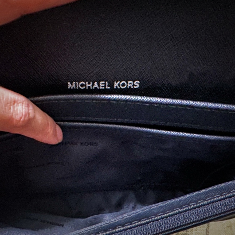 Vintage Y2K Michael Kors Black Leather Crossbody purse ❌80% OFF SALE❌ - Picture 8 of 14